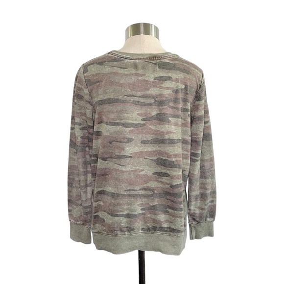 Wallflower Women's Camo Print Lightweight Pullover Sweatshirt Top Size XS - Picture 3 of 8